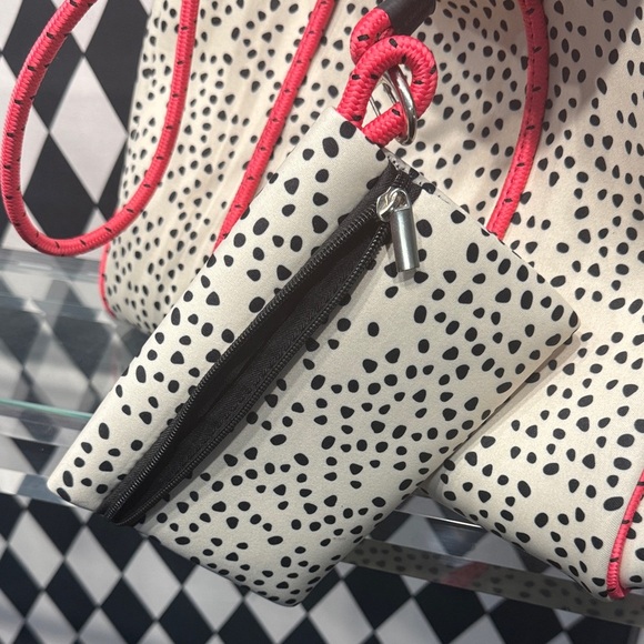 Stylish Polka Dot Neoprene Tote Bag - Picture 2 of 4